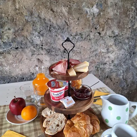 Inn B&B Near Lake Como - Close To Train & Bus - Breakfast Included