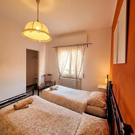 Near - Breakfast Included - Close To Train & Bus *