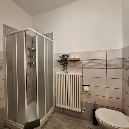 イン B&B Near Lake Como - Breakfast Included - Close To Train & Bus *