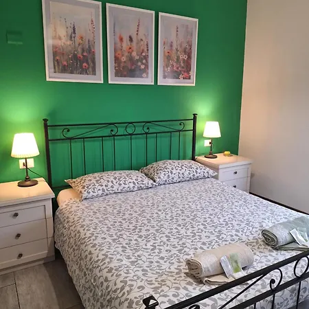 B&B Near Lake Como - Close To Train & Bus - Breakfast Included Inn Valmadrera